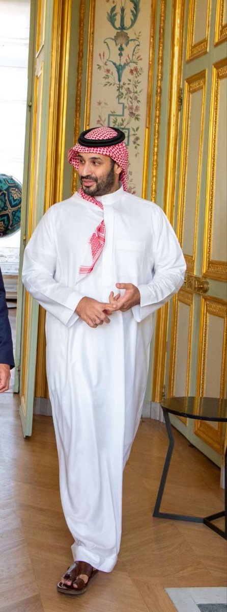 speak_44's tweet photo. يا حديث العالم الأول ويا جلّ اهتمامة
صغت للعالم نظام وصغت للمجد أبجديّة 
🇸🇦💚
#محمد_بن_سلمان‌_في_باريس 
#محمد_بن_سلمان‌ 
#زعيم_الشرق_الأوسط https://t.co/kAEt0U69No