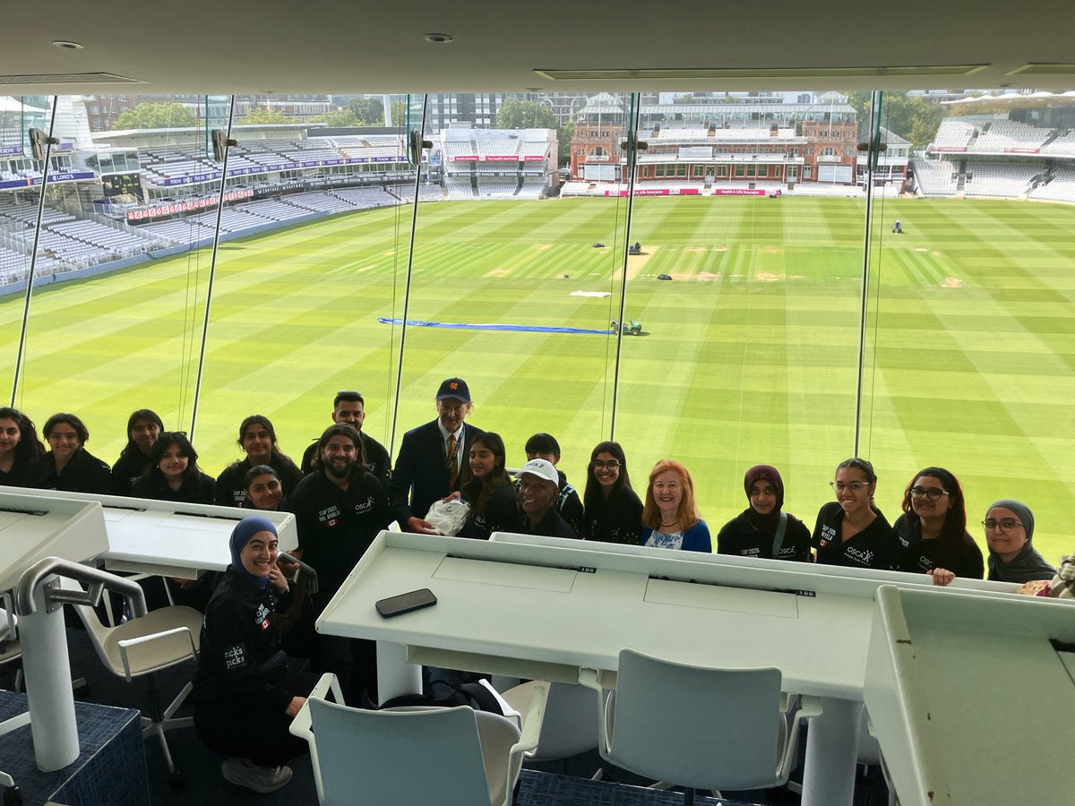 backborwick's tweet photo. Welcome to your time in England- @TrentBridge @VisitNotts thank you to @ClaireWard4EM @MegPV  then on to @HomeOfCricket and a whole week of games🏏 and visits 🇨🇦 🇬🇧 friendship week @RanilMendis @VisitEngland https://t.co/F2nL01FXVG