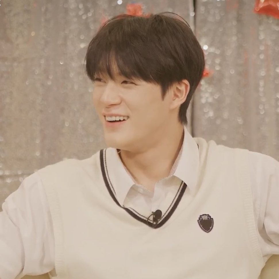 LJNFEED's tweet photo. pretty #jeno https://t.co/Am65vmA97f