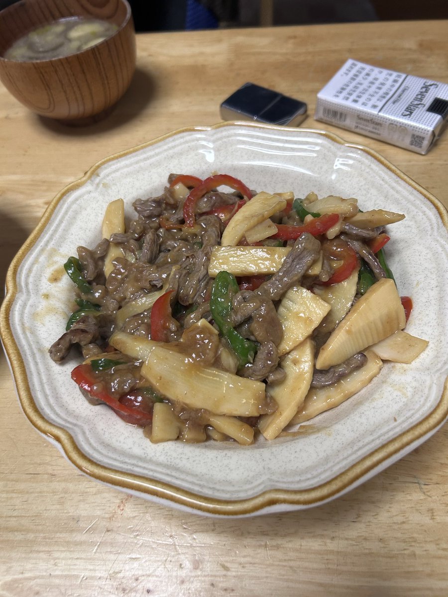 972_aa's tweet photo. 実家最高

弟が作るご飯美味しすぎて旦那にしたいくらい https://t.co/dci7yEavbx