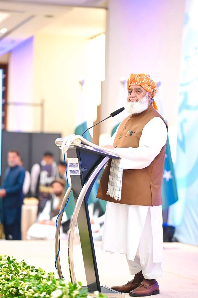 farooqi14's tweet photo. سیاست کا سلطان 
#رہبر_ملت_مولانا
#ہم_فرعونیت_کے_منکر
#ملک_عوام_کا_ہے
#تنخواہ_دار_مالک
#بدامنی_کا_حساب_دو https://t.co/tMgFVnF9Hz