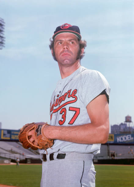 PolyesterUnis's tweet photo. Pat Dobson, 1971 @Orioles https://t.co/Vri4RE6Djn