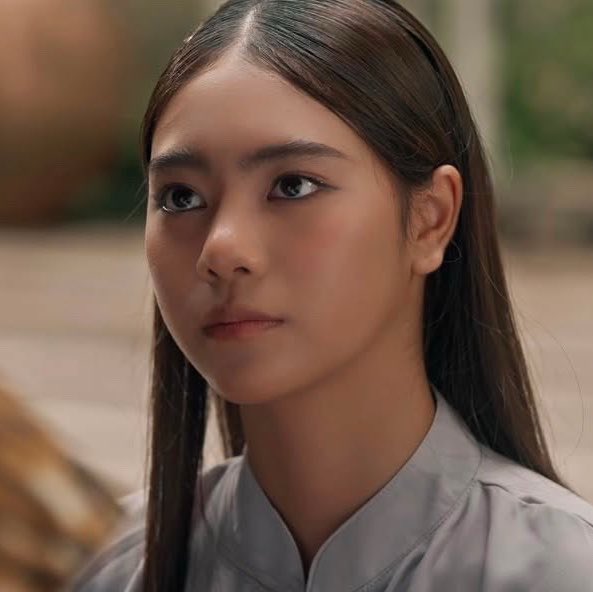 poon_nicha_'s tweet photo. แอบไปอยู่ในซีรี่ย์เรื่อง “ข่มขลัง” มาด้วยคับบ🤩
ปูนอยากจะบอกว่านี่เป็นซีรี่ย์เรื่องแรกที่ได้ร่วมแสดง ขอบคุณสำหรับโอกาศดีๆค่ะ
ขอฝาก พี่ปุยนุ่น พี่บิ้นท์ และ แม่ครูบุหลันวัยเด็ก คนนี้ไว้ด้วยนะคะ ขอบคุณคับ😆🙏🏻

TRAILER KHOM KHLANG
#ข่มขลัง7กันยามาแน่
#ข่มขลัง
#KhomKhlangTheSeries https://t.co/cHocmnMEDn