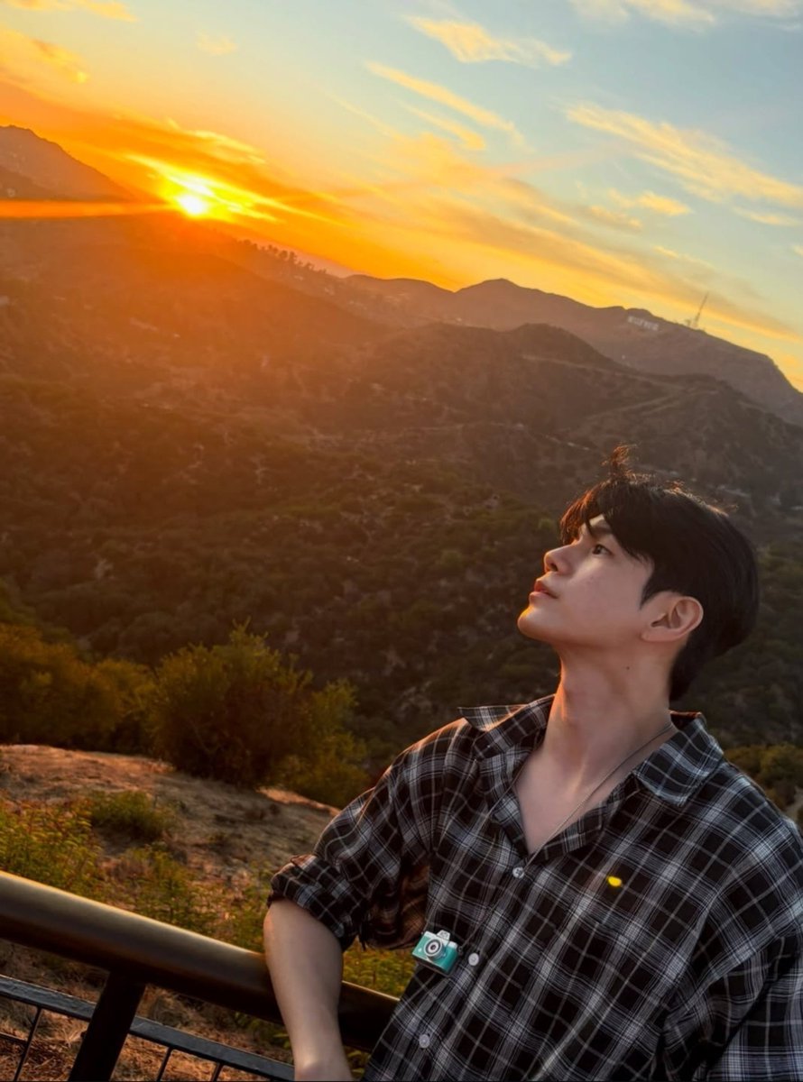 Ziael's tweet photo. 태양보다빛나는남자
#위로의영원한아이돌_옹성우생일축하해
세상에서제일재능남
#LetterTotheStar_ONGSEONGWU
위로는항상널응원할게 https://t.co/0QHJM2DAiC