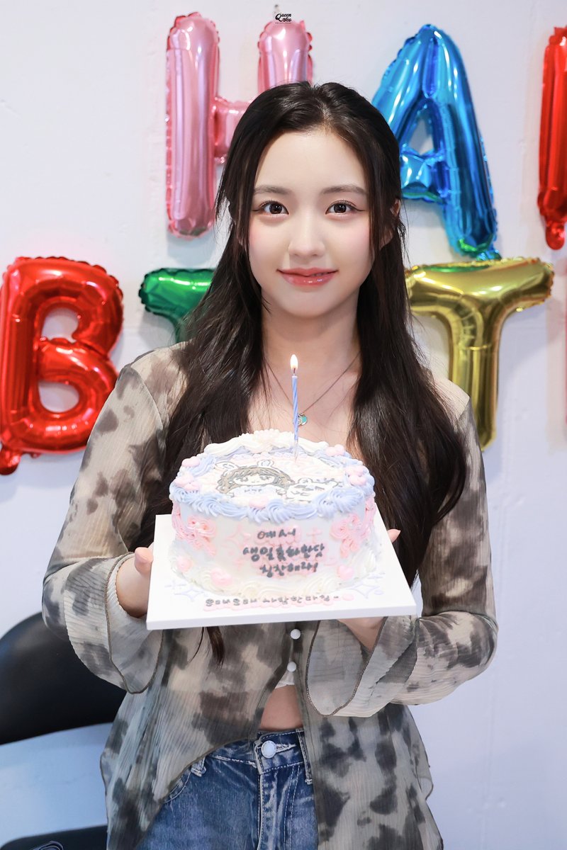 Queen_Yeseo's tweet photo. 260822 예서 생일파티

행복한 하루였다면 다행이당-🍒💕💕
오래 보쟈

#강예서 #イェソ #행복한_하루
#Yeseo #예서 https://t.co/HkkSiJpbyv