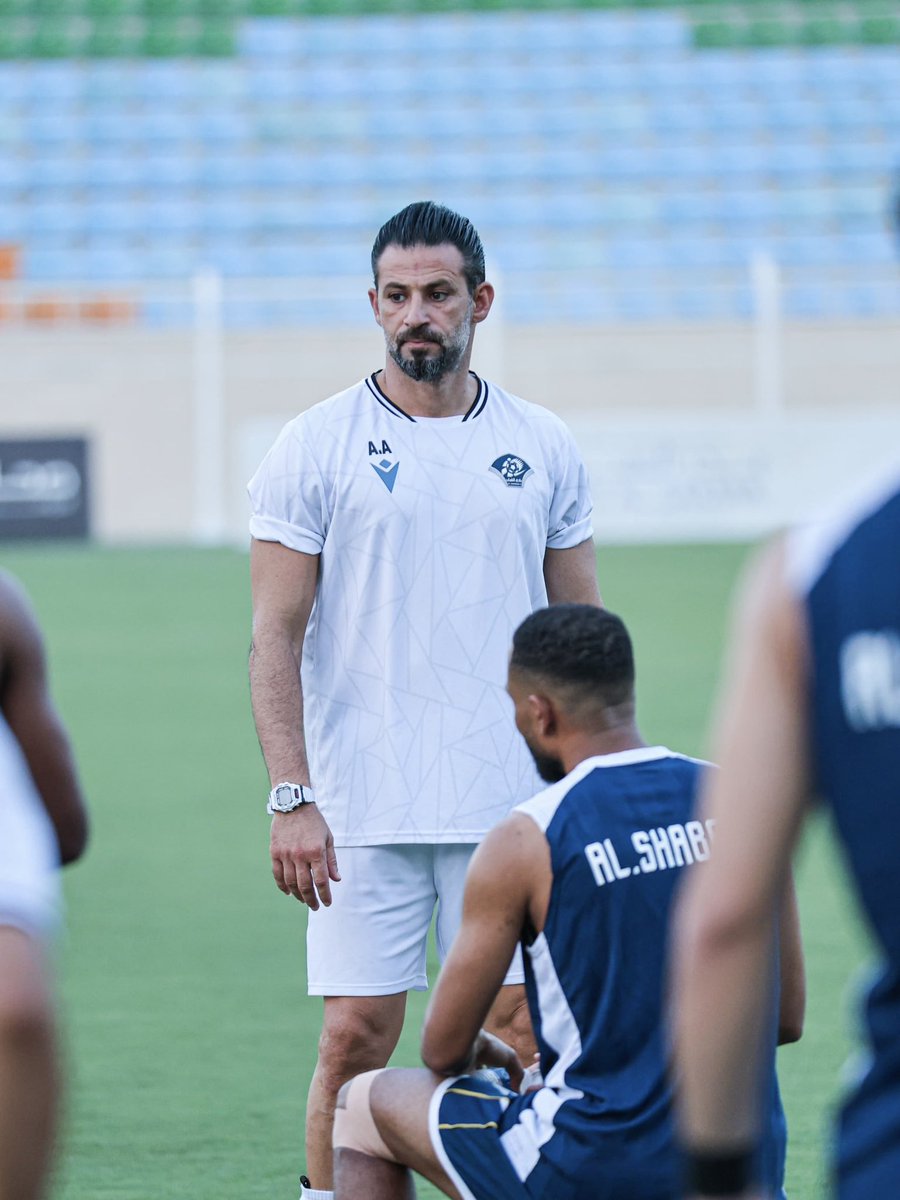 AlShababc's tweet photo. اللمسات الأخيرة قبل اللقاء 
Final touches before kick-off

#كأس_صحار_الدولي
#الشباب_النهضة
#الرائد_للإستثمارات https://t.co/SGrhH3k4AB
