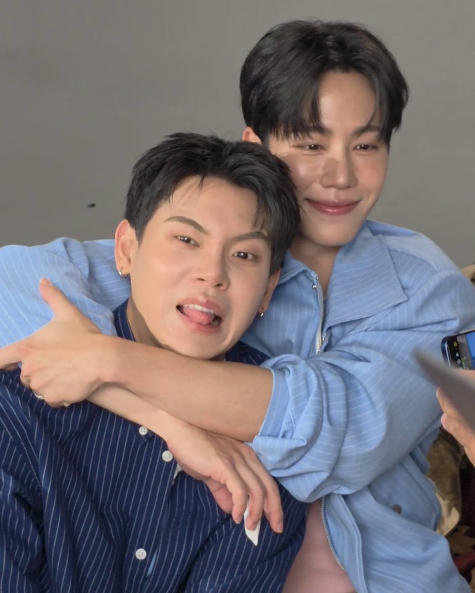 mothebestok's tweet photo. ก็ว่า ภาพคุ้นๆเคยเห็นที่ไหน อ๋ออออออออ 555555555555555555555555 https://t.co/gm94Am01Km