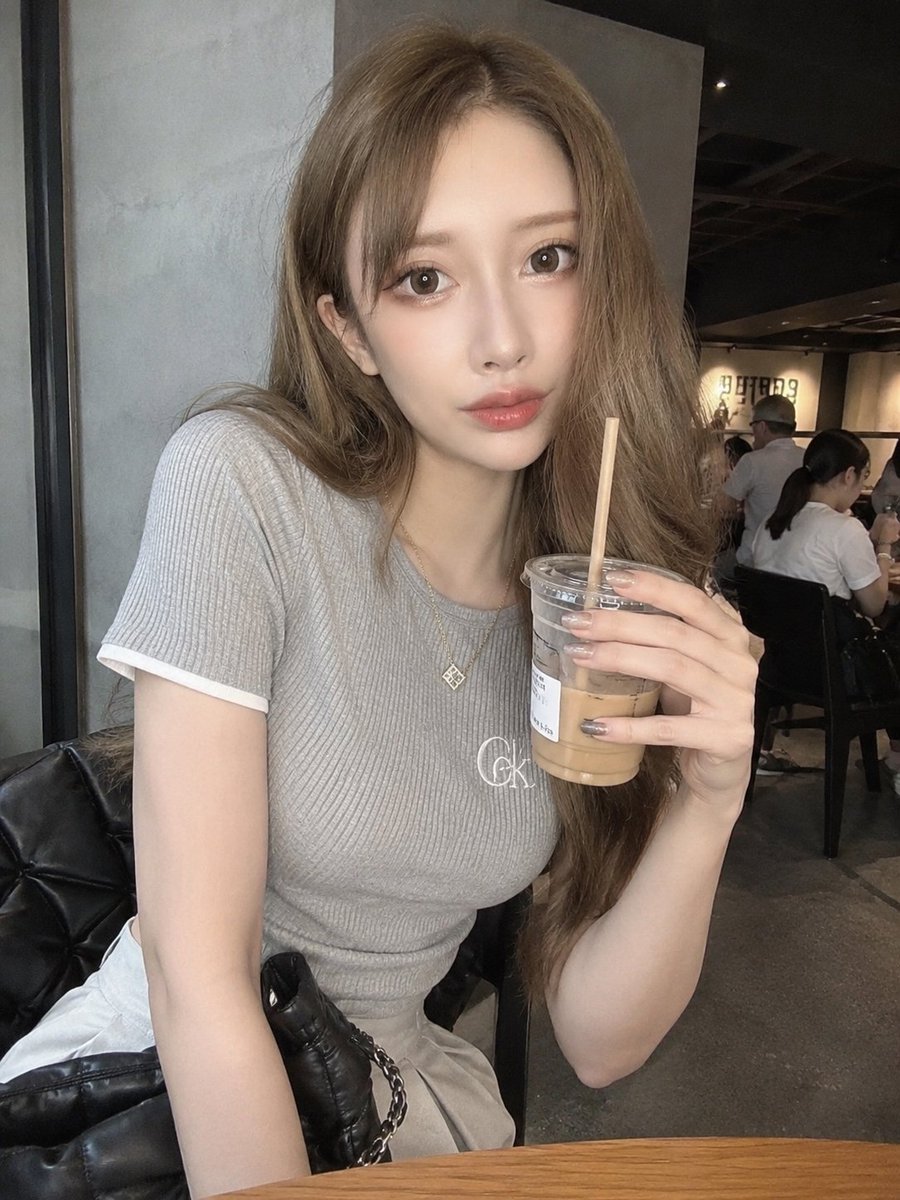 Katesai07's tweet photo. ちょくちょく遊ぶ関係ってどうですかね？❤️

せっかくわたし独身なんだし🥹 https://t.co/CzyppbGSHo