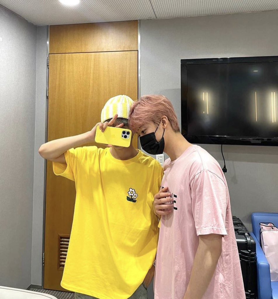 letmeseayouu's tweet photo. Q : เหรินจวิ้นน่ารักที่สุดตอนไหน ?
พี่แจมิน : เหรินจวิ้นน่ารักที่สุดตอนใส่สีเหลือง 
 
also พี่แจมิน said ใน setlog คระะะะ
🫪🫪🫪🫪🫪🫪🫪🫪🫪🫪🫪🫪🫪🫪🫪🫪🫪🫪🫪🫪🫪🫪🫪🫪🫪🫪🫪🫪🫪🫪 https://t.co/72zOmx7puS