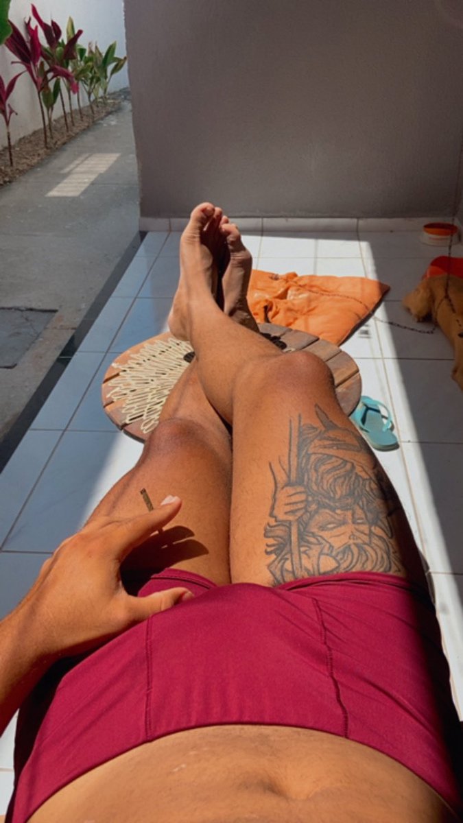 barbudoCe's tweet photo. Banho de sol na varanda ☀️🍁 https://t.co/daCEPttSUw