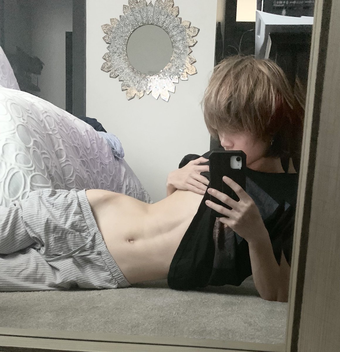 moth_bxy's tweet photo. 172 cm, 52 kg https://t.co/QhKw5jjCW2