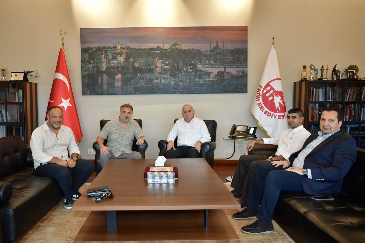 MErgun_Turan's tweet photo. Kıymetli oyuncu ve sunucu Sn. Oktay Kaynarca misafirimiz oldu.

Ziyareti için kendisine teşekkür eder, sanat hayatında başarılar dilerim. https://t.co/PHIlPoMZ1c