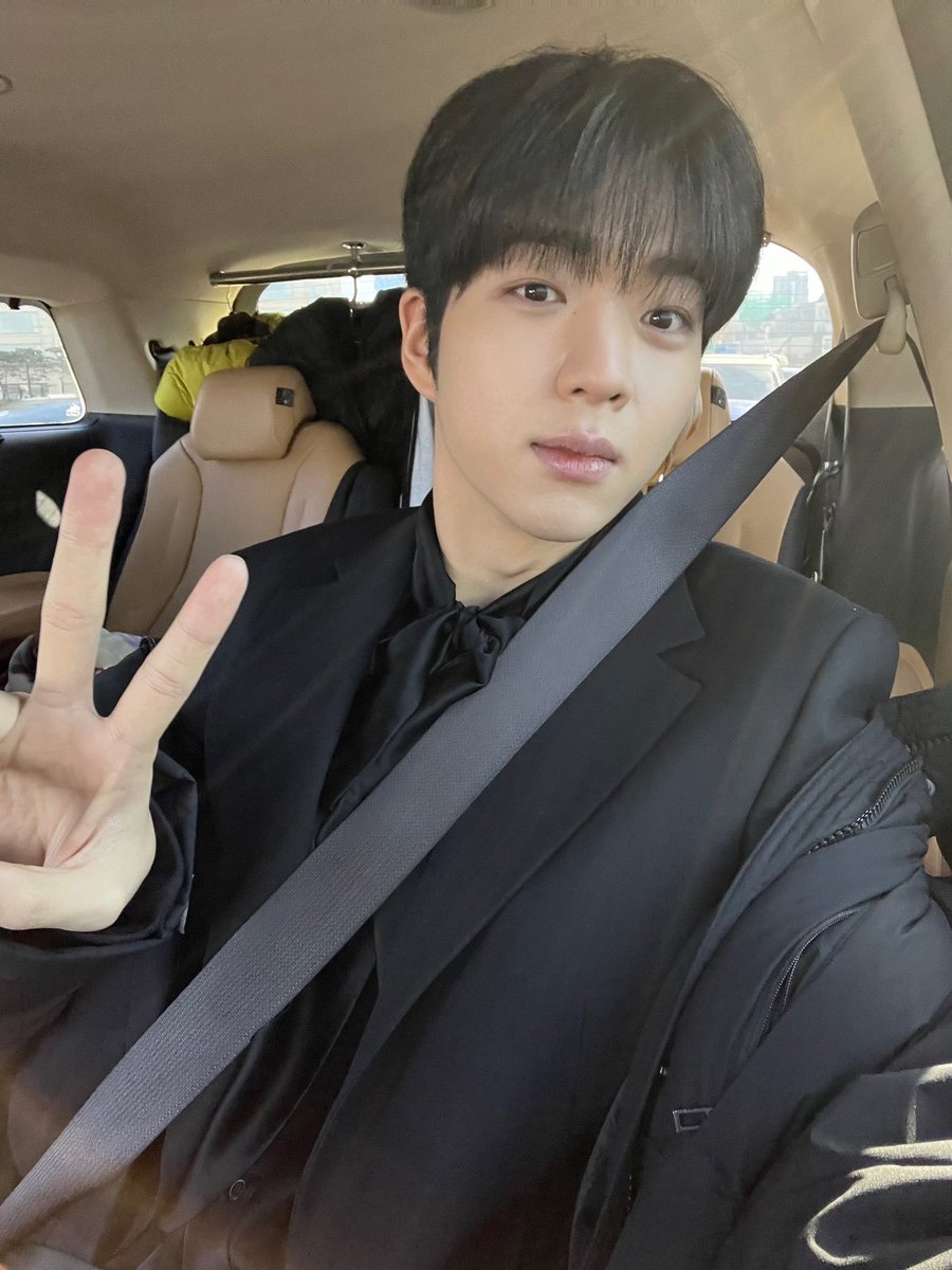 kangyuon's tweet photo. ✌🏻✌🏻✌🏻 https://t.co/D1llSaUjTD
