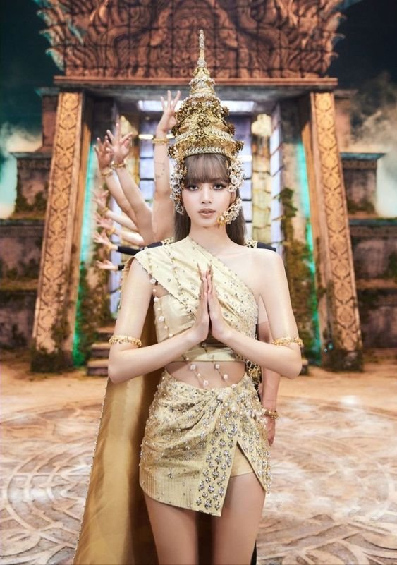 brauslili's tweet photo. saying lisa using thai culture just for grammy doesn't make sense, she's always embracing her thai roots since day one https://t.co/eLLvPYGGfK