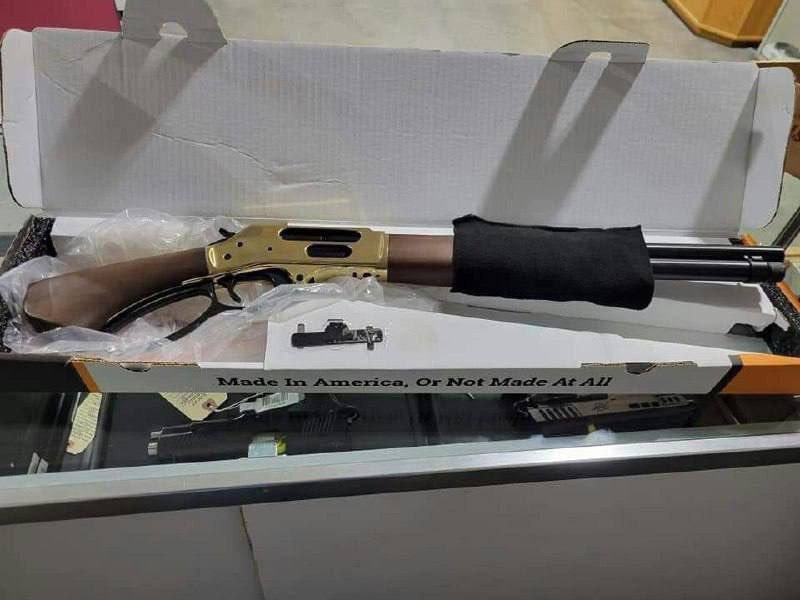 DRAKOKINGbicc's tweet photo. New Arrival!!!
Henry Axe 410 Side Gate
Caliber: .410 Bore
Price: $950
Comes brand new in box with all accessories.
Tap in to place your order
👇🏼
#training #sickguns #tacticalgear #handguns #usa #rifles #airsoft #sigsauer #firearmsphotography #merica #america #ccw https://t.co/2nO89Qkq2q