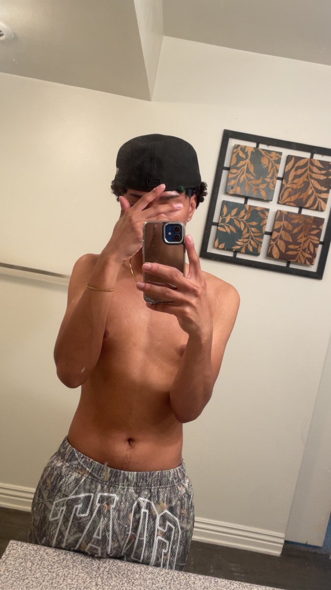 fuvkkboi's tweet photo. Rt if u want the full vid I might just send it to u  #dl #bi #bbc #bmc #yn #teendick https://t.co/TCfWm8vdja