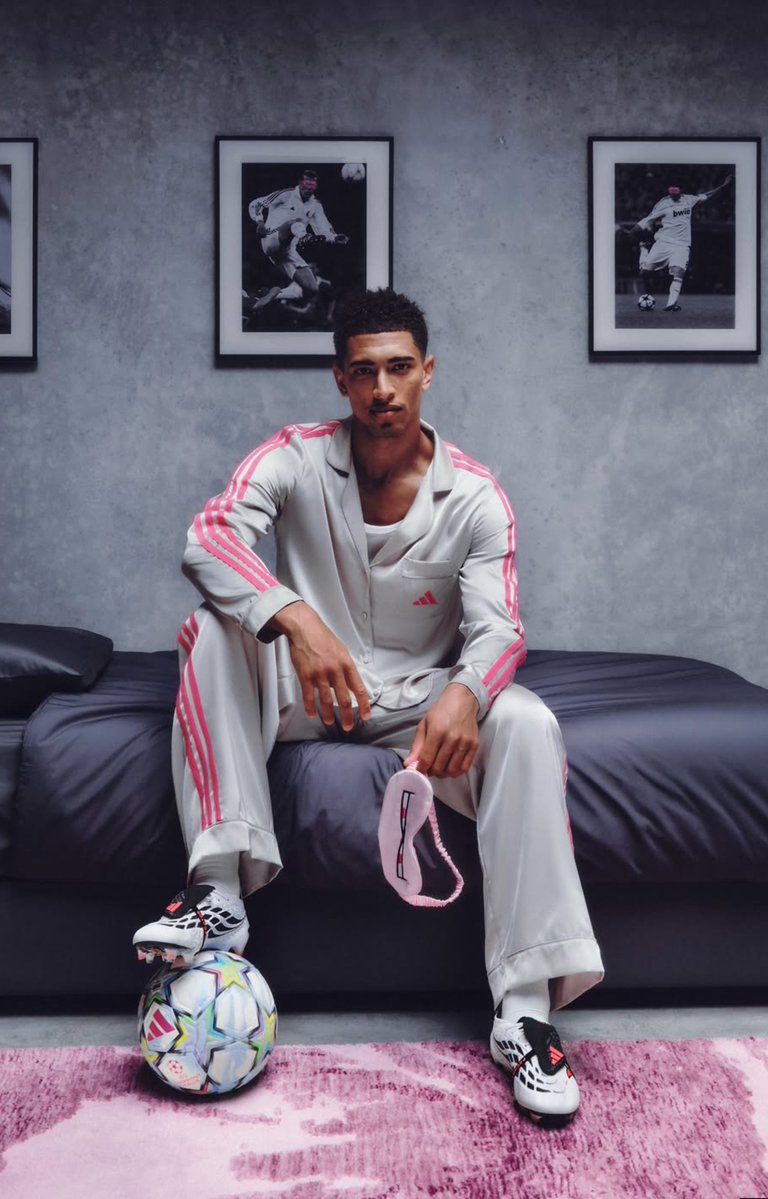 judeholic27's tweet photo. adidas knows the assignment well,,,,,look at that pretty face, kawaii eyes, the aegyo.....Jude the prettiest omega🎀🫠

#judebellingham https://t.co/48TlqWaPIr
