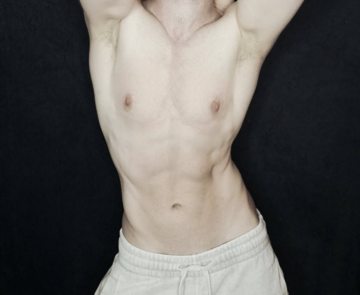 ExitFake's tweet photo. #athletic #aftergym #twink #posing https://t.co/TbWxkJVVPk