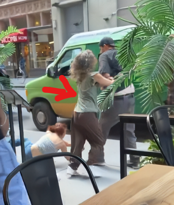 BudgetGoku's tweet photo. @maineadelphia This women, defending another abusive women is peak irony. https://t.co/1cvR3ZFr4T