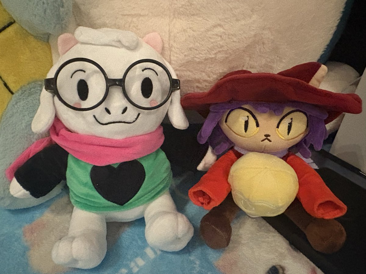 Pupplayz64's tweet photo. Scarf gang 🧣 💚💜
(Thanks @Vortexx_5758 for this gift 🥹) https://t.co/zqcuEI6hL1