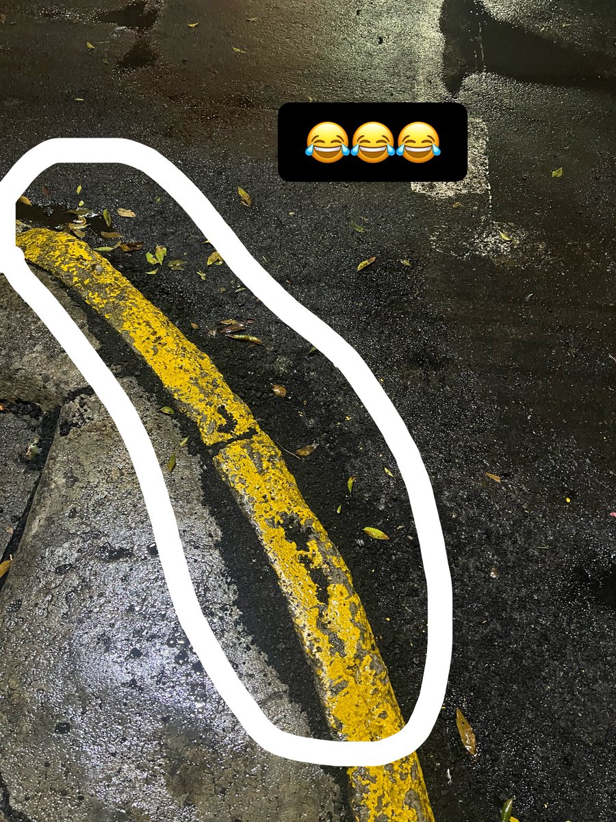 CorresponsalsMX's tweet photo. Mejor naranjas🍊🍊🍊 @NancyNunezmx 

⚫️Estos son los baches que manda a tapar Nancy Núñez. Una completa burla para los habitantes de #Azcapotzalco  

Habiendo hoyos considerables que afectan a autos y motos, se ponen a tapar líneas de menos de 3cm. Por cierto, ya se está  despegando de lo mal que lo pusieron.😂😂😂

#DenunciaCiudadana  Sin embargo, vecinos de la colonia Tezozomoc, específicamente de la calle Tlahuicas llevan meses implorando porque se tapen dos baches y han sido ignorados, pero que tal se ponen a disque bachear.

#cdmx #alcaldesmorena #alcaldía

@NancyNunezmx @AzcapotzalcoMx