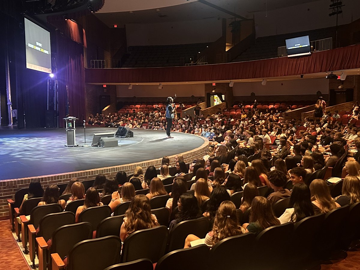Mr_Burden_TA's tweet photo. In the last 7 days we have welcomed the Class of 2030 into Athens to learn more about the building, navigate their schedule, connect with others, and find the winner within. Looking forward to the start of our amazing journey together tomorrow!  #AboveTheLine #AHSBAM https://t.co/QtPfEbFr8m
