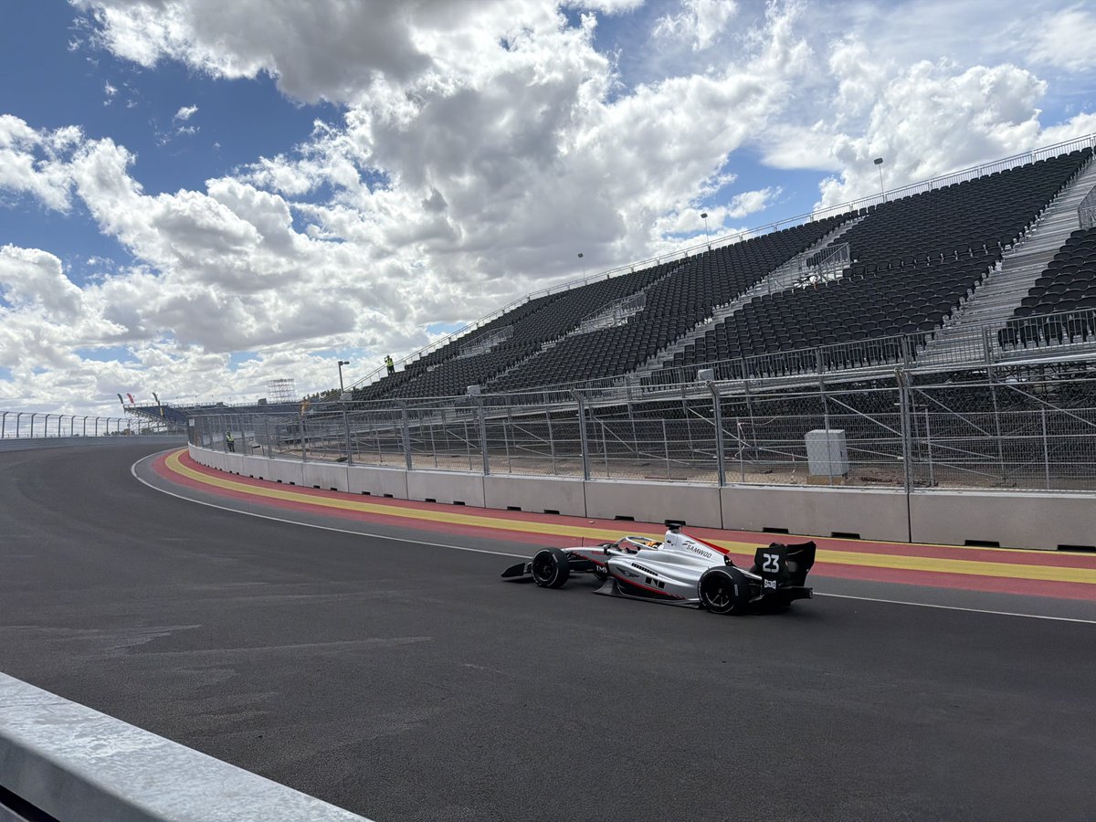 madring_oficial's tweet photo. La Monumental brilla con los @Formula3 👀👇🏻 https://t.co/yzm2OKr6ND