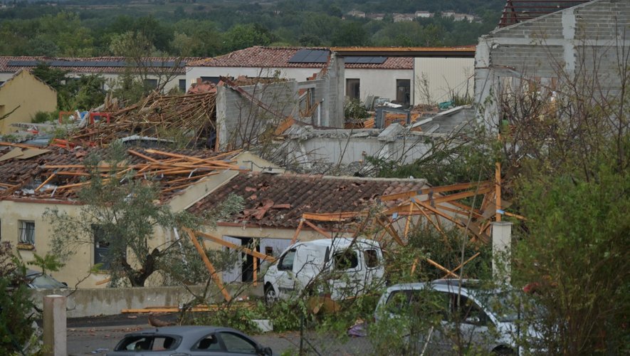 InfosFrancaises's tweet photo. 🌪 ALERTE - Dégâts considérables au sud de Carcassonne, dans le secteur du village de Pomas, après le passage de la puissante #tornade dans l'Aude. De nombreuses habitations sont endommagées, certaines complètement détruites. De nombreux pompiers affluent sur les lieux.
Aucun bilan humain n'est connu à cette heure. Le centre opérationnel départemental a été activé, annonce la préfecture. (L'Indépendant)