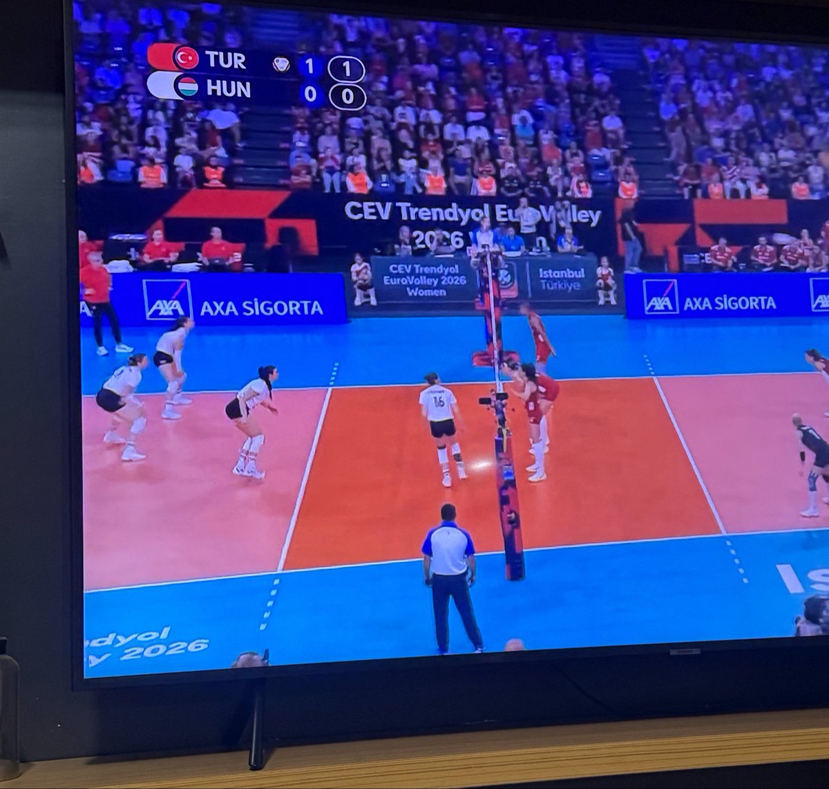 leylosing's tweet photo. Voleybol seyir zevki yüksek bi spor vallahi futbol insanı yaşlandırır ama voleybol öyle mi, kızlar sağolsun 🫶🏻 https://t.co/VPlTsGGhlX