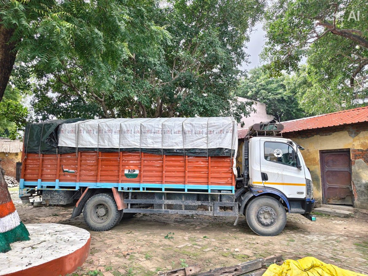 BBK_Update's tweet photo. बाराबंकी - 2 किलो मॉर्फिन के साथ तस्कर गिरफ्तार

बाराबंकी - CBN टीम ने लखनऊ-अयोध्या हाईवे पर अहमदपुर टोल प्लाजा के पास सिलीगुड़ी से आ रहे ट्रक को रोककर 2.156 किलो मॉर्फिन बरामद की, शाहजहांपुर निवासी तस्कर खालिद हसन खान गिरफ्तार, NDPS में केस दर्ज।

#Barabanki #Morphine https://t.co/paxx8rCgrM