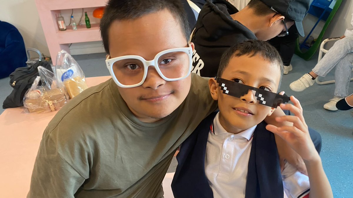 munvess's tweet photo. Help r e t weeet🙏
 
DICARI ANAK HILANG!! 

Nama : Lutfi Syafiq Abdulfattah
Usia : 21 tahun

Lutfi mengidap down syndrome, dan dilaporkan hilang tadi. Mohon bantuannya untuk daerah PAMULANG dan sekitarnya. Jika ketemu bisa hubungi @cimgn atau reply tweet ini ya. Terima kasih sobat!