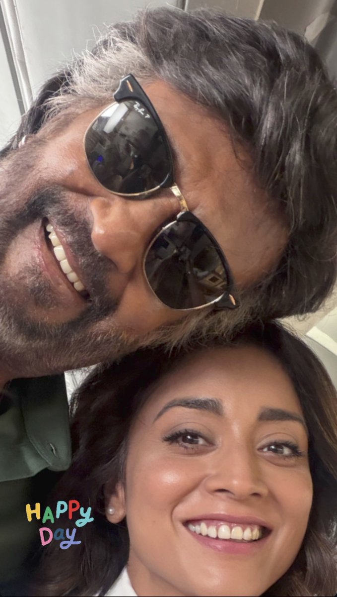 rajini_fan_Life's tweet photo. Actress #shriyasaran shared photo in her Insta story with #rajinikanth 
/#dharman https://t.co/tLrhstGe1i