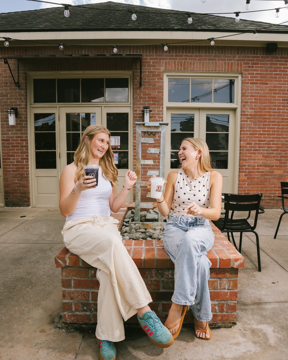 CCsCoffeehouse's tweet photo. Grab your Refreshers. The Monday debrief is officially in session.

#ChooseCCs

📷: @sadieglyn @noraathomp https://t.co/654wVAjExW