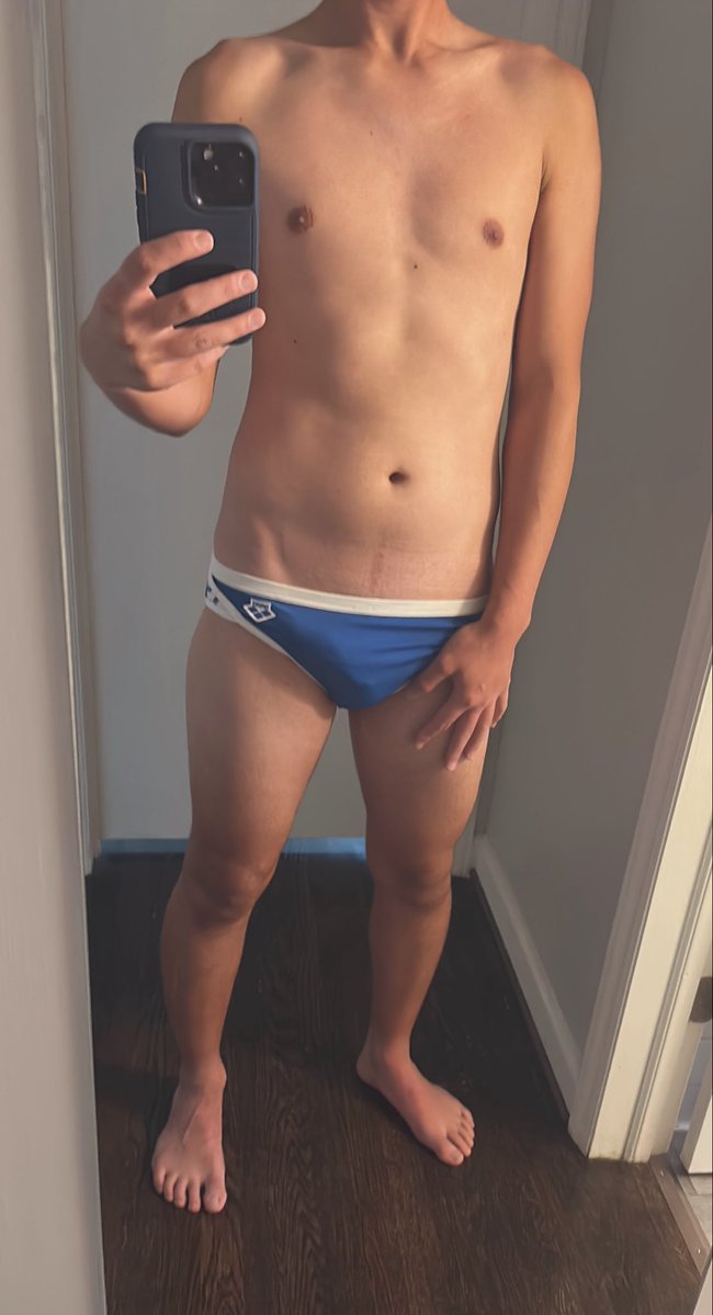 Speedos_boy's tweet photo. Itโs been a while! Been busy and horny! How have you all been??
#speedoboy #speedobrief #gayspeedo #speedofetish #swimwear #briefsboy https://t.co/7BubAQSA1m