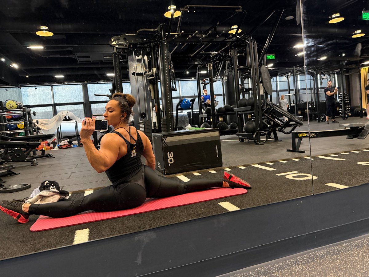NinaPVTchat's tweet photo. Muscle mummy is waiting for you ❤️💪 https://t.co/J3j2awQx0m