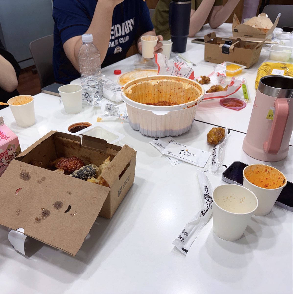 cherrycurrant's tweet photo. 고마운 순간들 https://t.co/twX2Df4Wlc