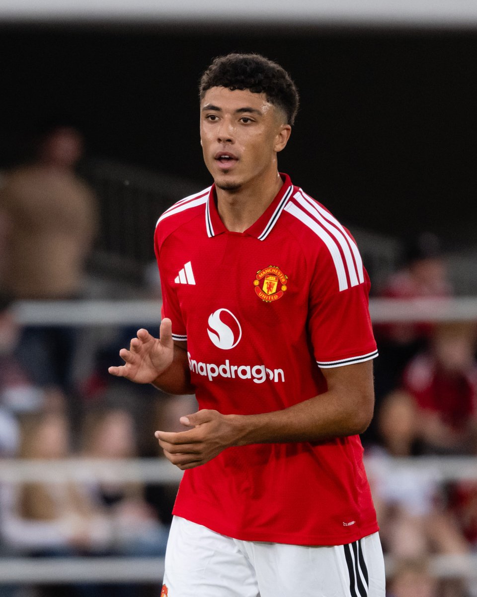 ManUtd's tweet photo. Wishing Ethan Wheatley all the best for his loan move to Lincoln City! 💪
