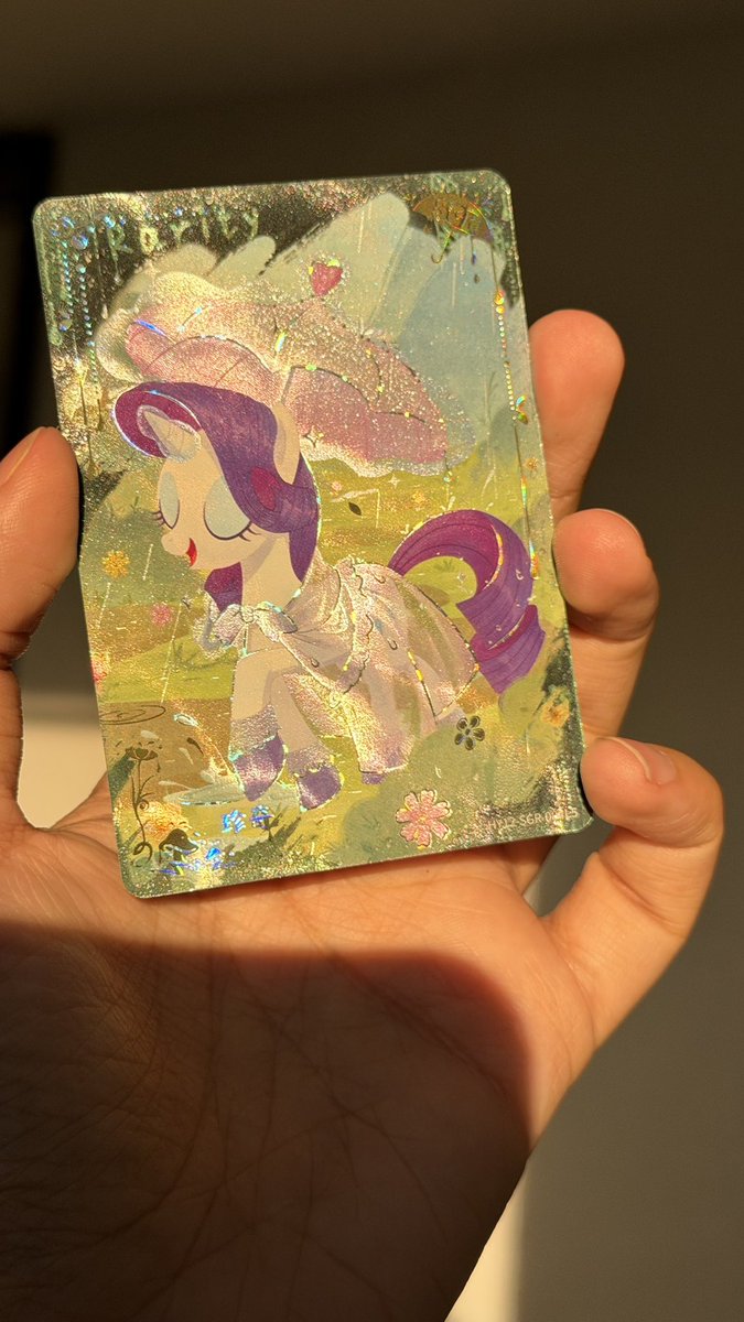 toujourslo's tweet photo. u can feel the love in every card Kayou’s artists make for My Little Pony. The passion shows in the artwork, u can tell they have fun creating them &amp; the divine finish they add to every card? STUNNING. They are genuinely the gold standard for TCG/CCG right now in my opinion. https://t.co/wyGeCTp1qF