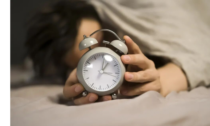L35l1e1's tweet photo. Tired of staying up late Try our simple shift: sleep before 11, get up at 7, and enjoy 30 mins of morning light—your energy will thank you! https://t.co/ch2OvOwydC