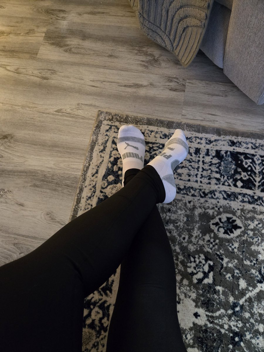 Skye18gs's tweet photo. Hmm, socks or bare feet, which do you prefer? https://t.co/70pEfKLeXk