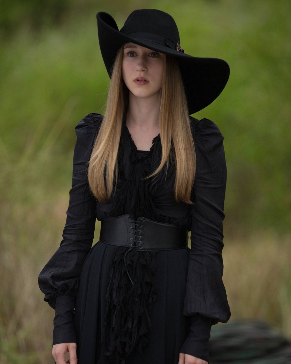 infotaissabr's tweet photo. 🚨 É o fim da esperança! Taissa Farmiga não retornará para #AHS13.

A atriz ficou de fora do elenco oficialmente anunciado para a nova temporada. Até o momento, Taissa não se pronunciou sobre sua ausência, e um possível conflito de agenda com The Gilded Age não foi confirmado. https://t.co/T0JjUFqPuD