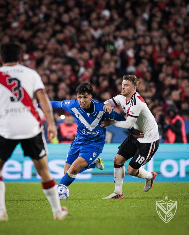 PasionFortinera's tweet photo. ⚽ Analizamos el empate de #Vélez ante #River: ¿Qué te pareció la actuación del Fortín?

Mira PASIÓN FORTINERA⬇️

https://t.co/PXy6f63ozV https://t.co/vFboxiB97S