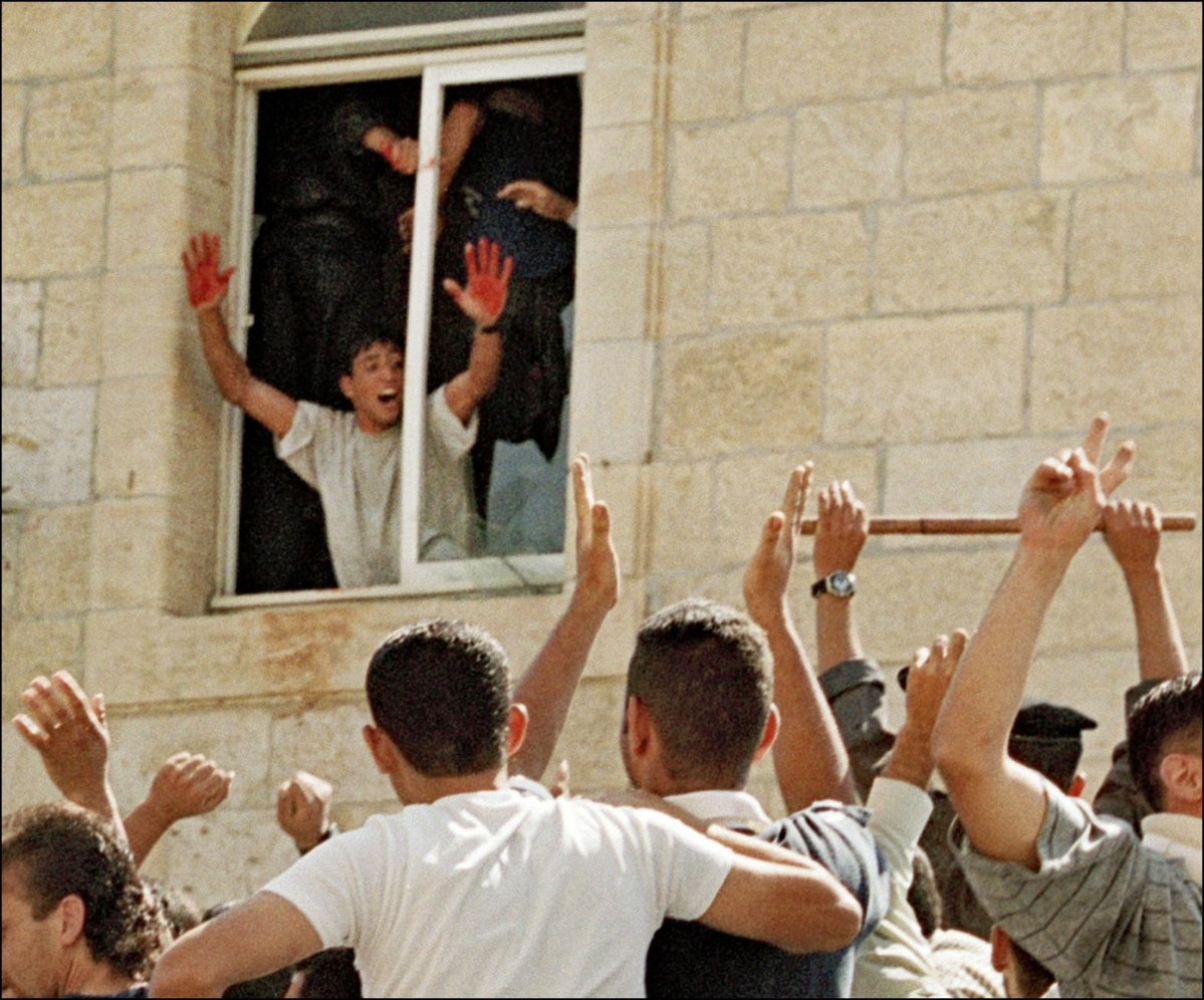 noteasybeingjew's tweet photo. רמאללה צריכה להיראות כמו עזה על זה. זה כמעט השער הזה בעיתון: https://t.co/hhyXp3pEsI