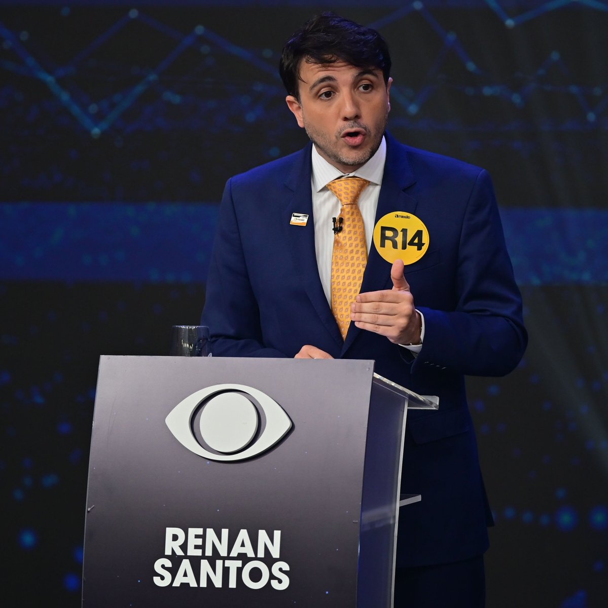 clarionrox's tweet photo. Meu nível de confiança na capacidade intelectual do brasileiro é tão grande que eu acho que aquele "R" ali no bottom do Renan vai fazer ele perder uma certa quantidade de votos... https://t.co/bYfuLpkhPo