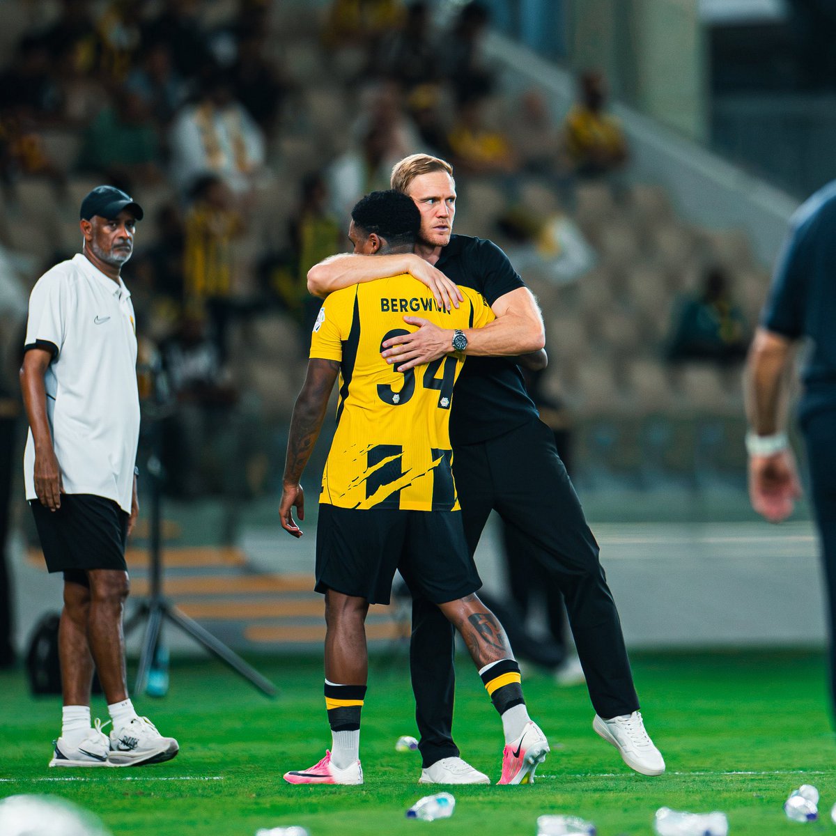 IttiMania's tweet photo. 🫂💛

#IttihadDeservesSupport https://t.co/wldCHUXwMQ