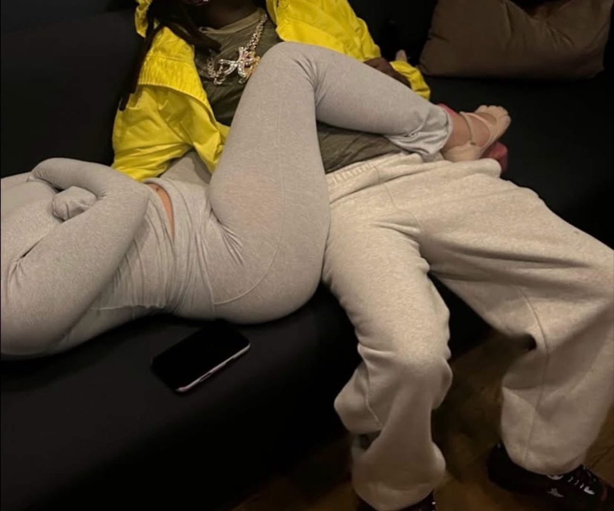layxsnv's tweet photo. How clingy i like to be 24/7 https://t.co/NOf4s4zkPD