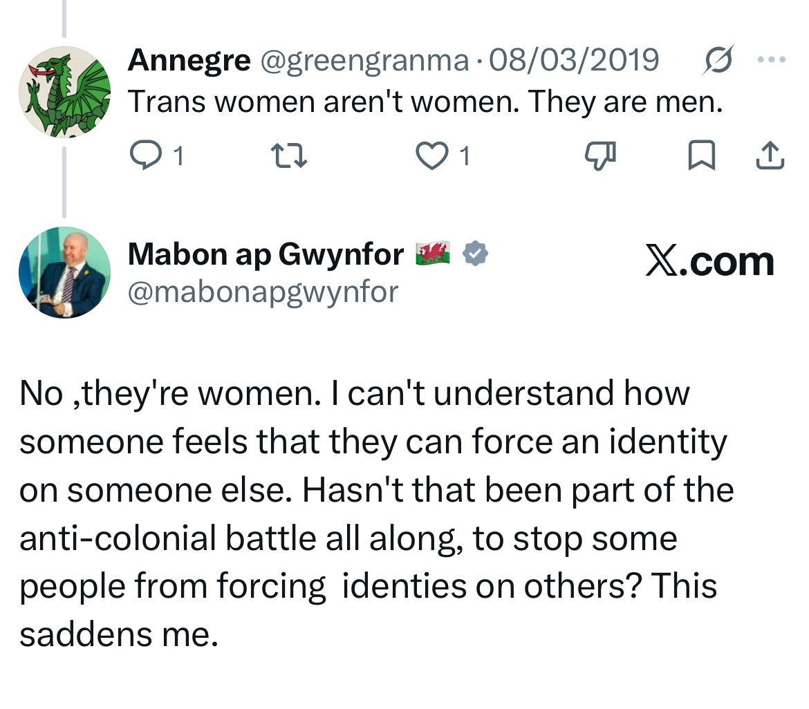 DanWalesReform's tweet photo. The man in charge of the Welsh NHS doesn't know what a woman is. Very worrying indeed! 👇👇 https://t.co/eT5SxoPwkS