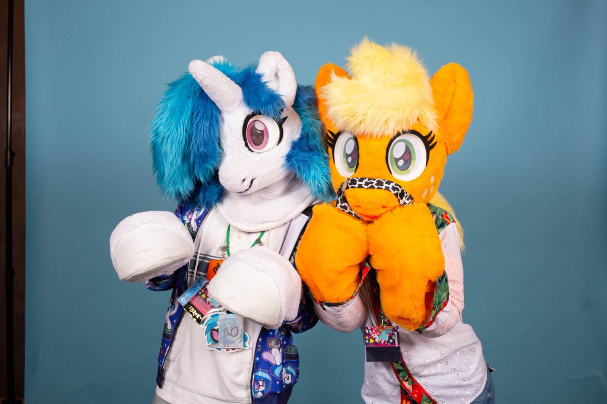 EverfreeNW's tweet photo. If you haven’t gotten your Photo Booth photos yet, you can download them here:
https://t.co/dzFSxtSXvc https://t.co/RS7mPd1Qrp