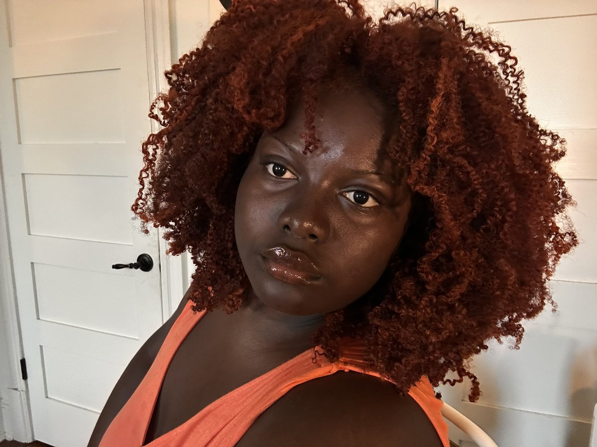 stillnotziora's tweet photo. if you’re around my skin tone and curious on how to safely dye your hair to a similar color, i have years worth of tutorials up on my tiktok @/zioraaaa https://t.co/c7mi8IgaPj