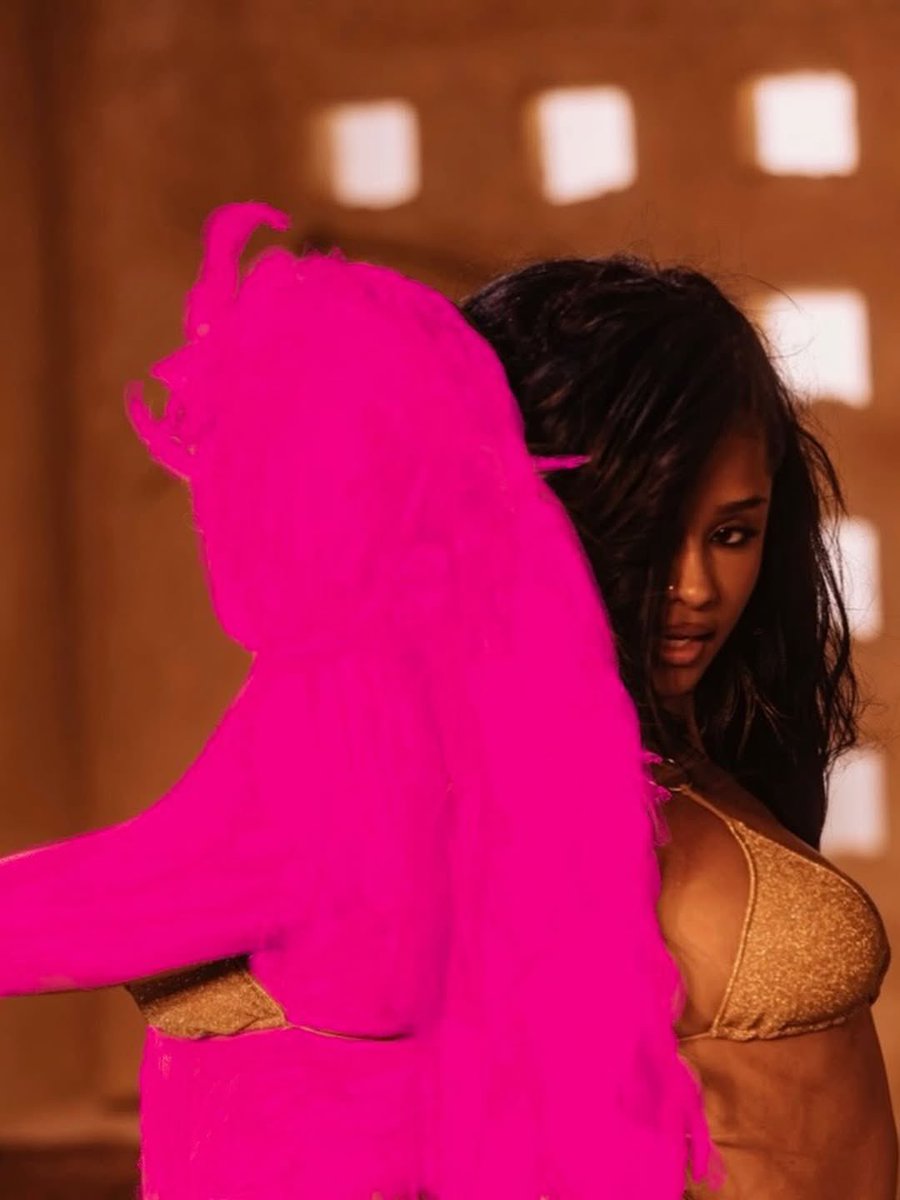 tomtyland's tweet photo. She really thought we wouldn't know who this was😭😭😭 https://t.co/yAQJXzz2dm